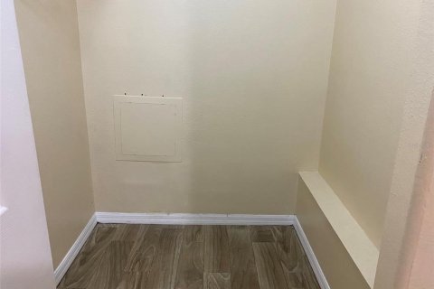 Appartement à louer à Brandon, Floride: 2 chambres, 85.1 m2 № 1919383 - photo 8