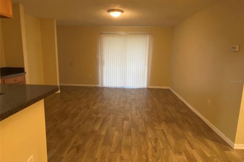 Appartement à louer à Brandon, Floride: 2 chambres, 85.1 m2 № 1919383 - photo 4