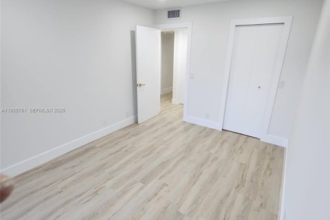 Condominio en alquiler en Pembroke Pines, Florida, 2 dormitorios, 88.54 m2 № 1993904 - foto 21