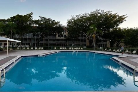 Condominio en alquiler en Pembroke Pines, Florida, 2 dormitorios, 88.54 m2 № 1993904 - foto 22
