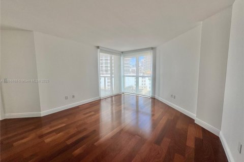 Condominio en alquiler en Sunny Isles Beach, Florida, 3 dormitorios, 217.39 m2 № 1951327 - foto 13