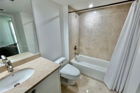 Condominio en alquiler en Sunny Isles Beach, Florida, 3 dormitorios, 217.39 m2 № 1951327 - foto 23