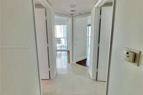 Condominio en alquiler en Sunny Isles Beach, Florida, 3 dormitorios, 217.39 m2 № 1951327 - foto 19