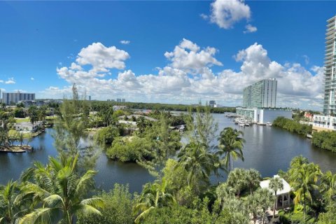 Condominio en alquiler en Sunny Isles Beach, Florida, 3 dormitorios, 217.39 m2 № 1951327 - foto 29