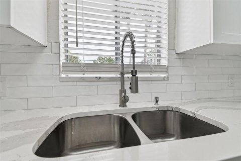 Condo in Tampa, Florida, 3 bedrooms № 2200314 - photo 11