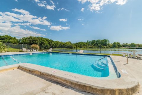 Condo in Tampa, Florida, 3 bedrooms № 2200314 - photo 2