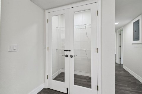 Condo in Tampa, Florida, 3 bedrooms № 2200314 - photo 13