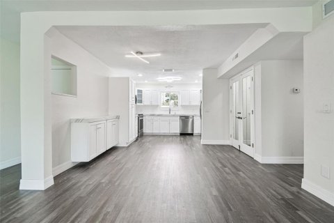 Condo in Tampa, Florida, 3 bedrooms № 2200314 - photo 6