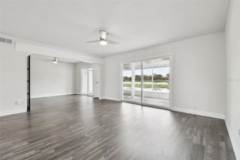 Condo in Tampa, Florida, 3 bedrooms № 2200314 - photo 4