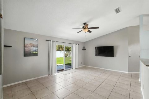 Casa en venta en Orlando, Florida, 4 dormitorios, 152.45 m2 № 1917955 - foto 11