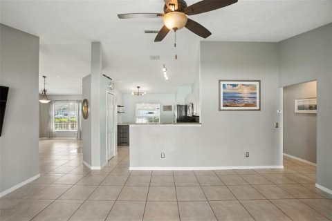 Casa en venta en Orlando, Florida, 4 dormitorios, 152.45 m2 № 1917955 - foto 9