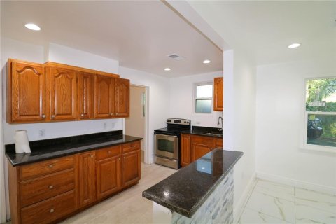 House in Orlando, Florida 1 bedroom, 58.53 sq.m. № 1877245 - photo 10