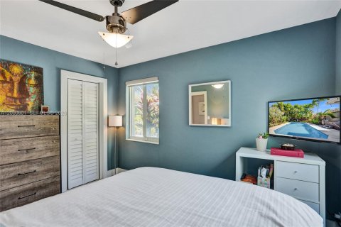 Снять в аренду виллу или дом в Уилтон-Мэнорс, Флорида 3 спальни, 148.27м2, № 2065091 - фото 22