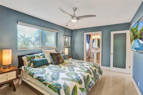 Снять в аренду виллу или дом в Уилтон-Мэнорс, Флорида 3 спальни, 148.27м2, № 2065091 - фото 28