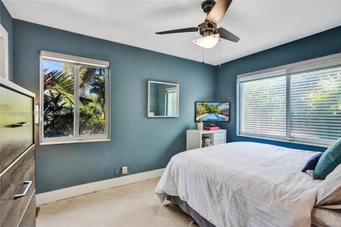 Снять в аренду виллу или дом в Уилтон-Мэнорс, Флорида 3 спальни, 148.27м2, № 2065091 - фото 18