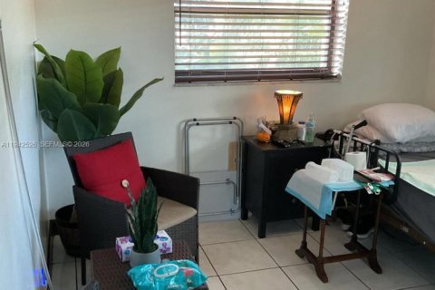 Villa ou maison à vendre à North Lauderdale, Floride: 4 chambres № 2333408 - photo 6