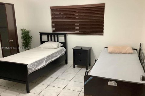 Villa ou maison à vendre à North Lauderdale, Floride: 4 chambres № 2333408 - photo 27