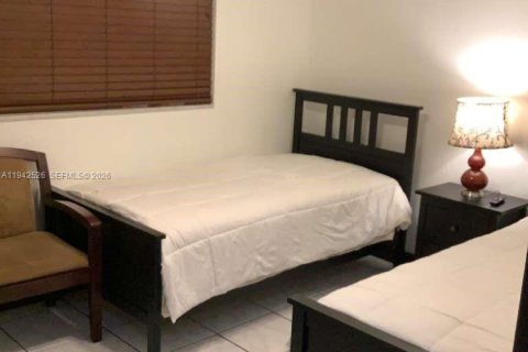 Villa ou maison à vendre à North Lauderdale, Floride: 4 chambres № 2333408 - photo 20