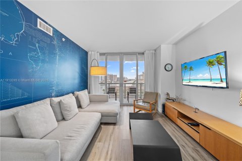 Condominio en venta en Hallandale Beach, Florida, 2 dormitorios, 95.69 m2 № 1969346 - foto 16