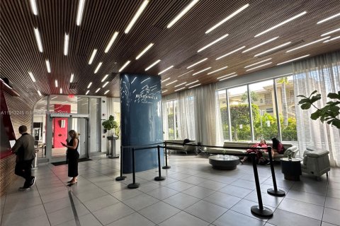 Condominio en venta en Hallandale Beach, Florida, 2 dormitorios, 95.69 m2 № 1969346 - foto 5