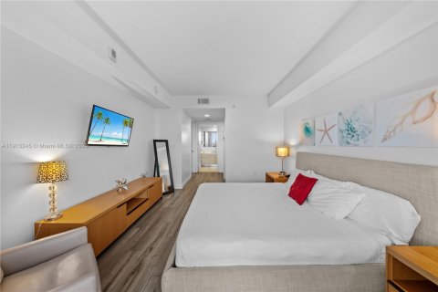 Condominio en venta en Hallandale Beach, Florida, 2 dormitorios, 95.69 m2 № 1969346 - foto 30