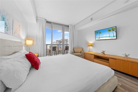 Condominio en venta en Hallandale Beach, Florida, 2 dormitorios, 95.69 m2 № 1969346 - foto 29