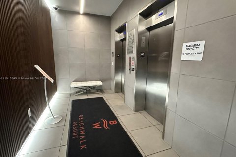 Condominio en venta en Hallandale Beach, Florida, 2 dormitorios, 95.69 m2 № 1969346 - foto 6