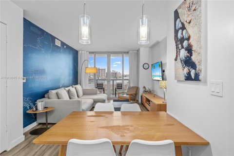 Condominio en venta en Hallandale Beach, Florida, 2 dormitorios, 95.69 m2 № 1969346 - foto 19