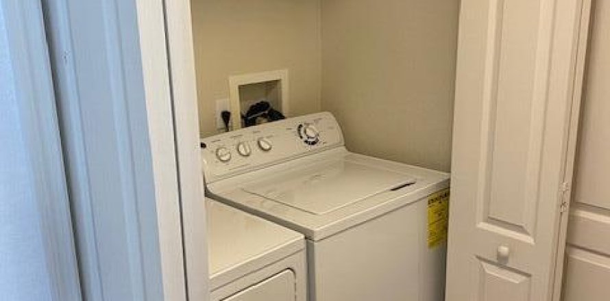 Condominio en Palm Beach Gardens, Florida, 2 dormitorios № 1098653