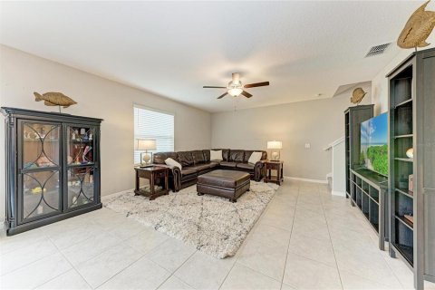 House in Palmetto, Florida 3 bedrooms, 244.61 sq.m. № 2277058 - photo 10