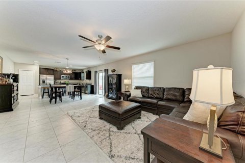 House in Palmetto, Florida 3 bedrooms, 244.61 sq.m. № 2277058 - photo 12