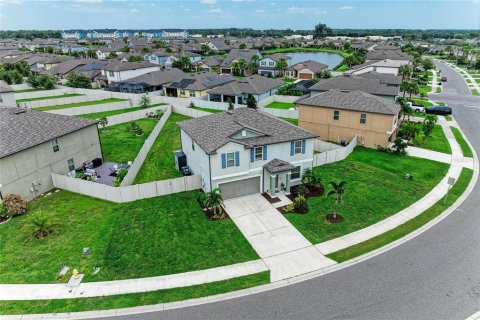 House in Palmetto, Florida 3 bedrooms, 244.61 sq.m. № 2277058 - photo 2