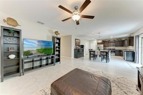 House in Palmetto, Florida 3 bedrooms, 244.61 sq.m. № 2277058 - photo 13