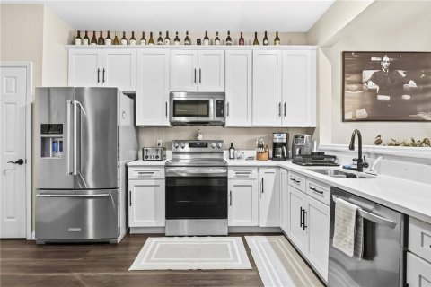 Condo in Orlando, Florida, 2 bedrooms № 2259011 - photo 6