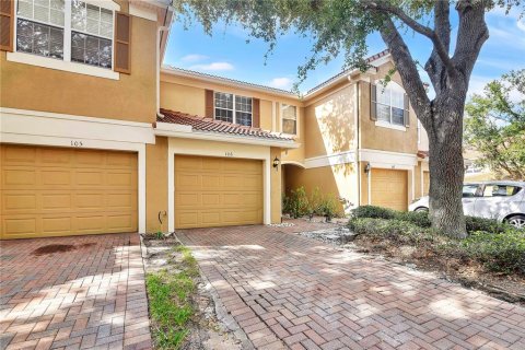 Condo in Orlando, Florida, 2 bedrooms № 2259011 - photo 2