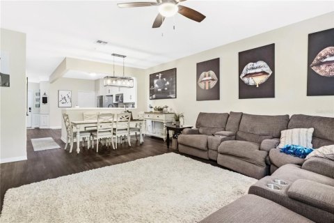 Condo in Orlando, Florida, 2 bedrooms № 2259011 - photo 11