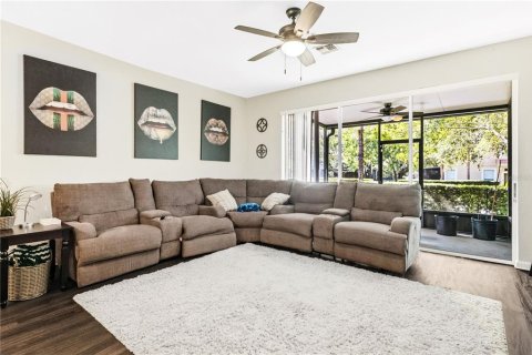 Condo in Orlando, Florida, 2 bedrooms № 2259011 - photo 9