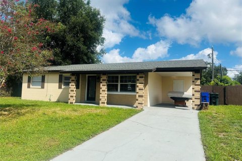 House in Ocoee, Florida 3 bedrooms, 89.19 sq.m. № 1900269 - photo 1