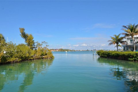 House in Venice, Florida 2 bedrooms, 134.34 sq.m. № 2098353 - photo 12