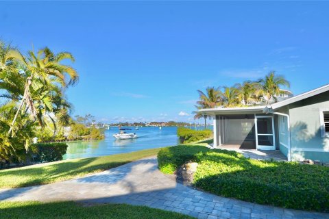 House in Venice, Florida 2 bedrooms, 134.34 sq.m. № 2098353 - photo 7