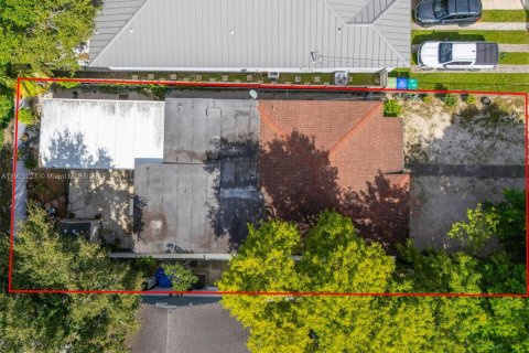 House in Miami, Florida 3 bedrooms, 139.35 sq.m. № 1955889 - photo 25