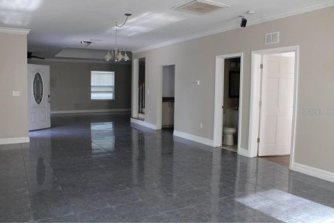 Villa ou maison à louer à Tampa, Floride: 4 chambres, 309.83 m2 № 2381204 - photo 2