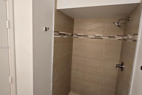 Villa ou maison à louer à Boca Raton, Floride: 2 chambres, 96.53 m2 № 1972847 - photo 14