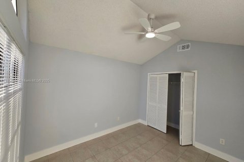 Villa ou maison à louer à Boca Raton, Floride: 2 chambres, 96.53 m2 № 1972847 - photo 5