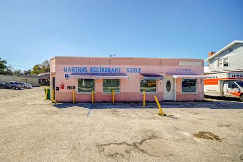 Commercial property in Tampa, Florida 205.5 sq.m. № 2233202