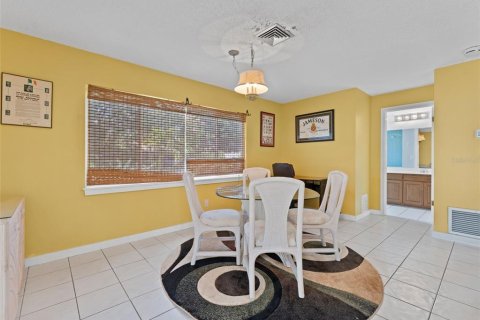 House in Palm Harbor, Florida 2 bedrooms, 115.94 sq.m. № 1869036 - photo 13
