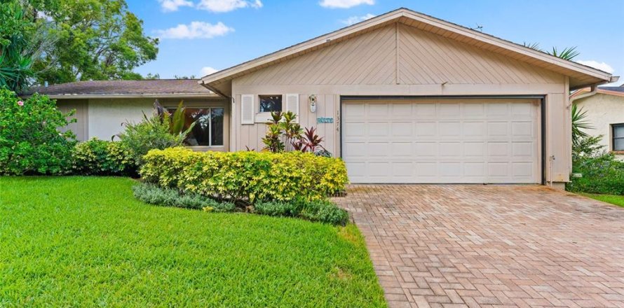House in Palm Harbor, Florida 2 bedrooms, 115.94 sq.m. № 1869036