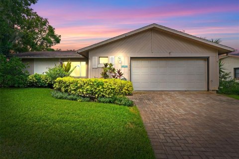 House in Palm Harbor, Florida 2 bedrooms, 115.94 sq.m. № 1869036 - photo 6