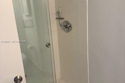 Condominio en alquiler en Miami Beach, Florida, 2 dormitorios, 88.26 m2 № 2019820 - foto 12