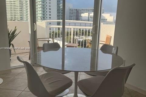 Condominio en alquiler en Miami Beach, Florida, 2 dormitorios, 88.26 m2 № 2019820 - foto 3